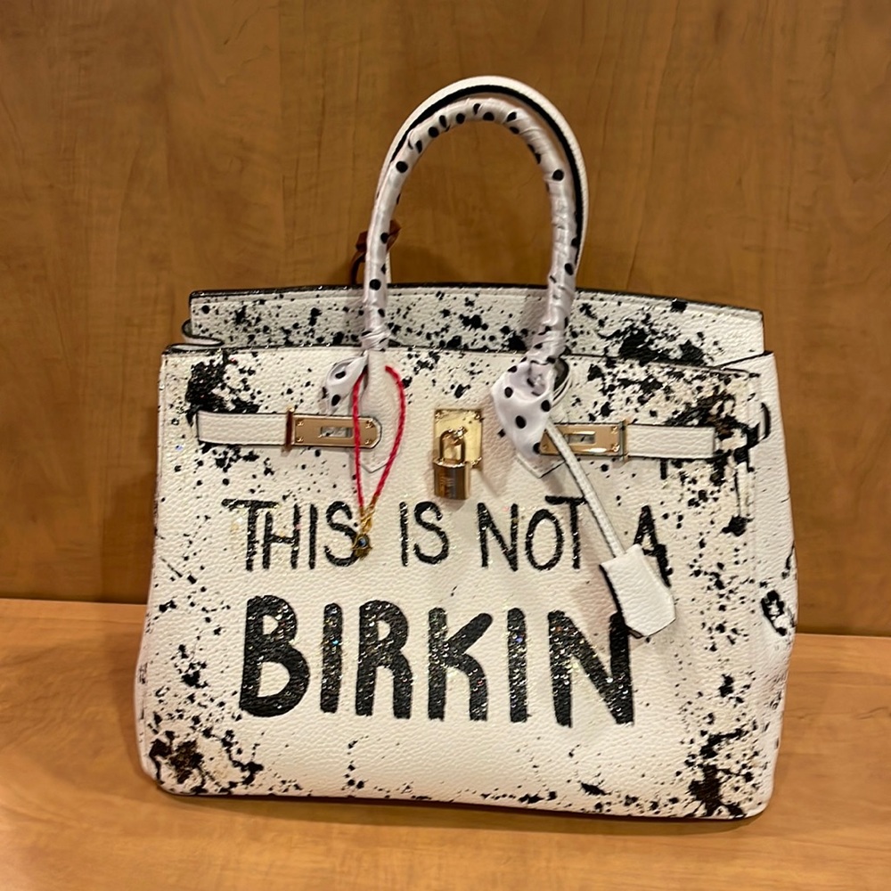 High fashion like new hand bag